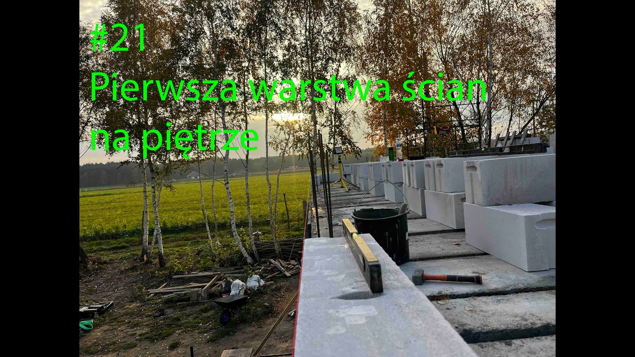 #21 Krzysiek_na_budowie, pierwsza warstwa ścian kolankowych i szczytowych