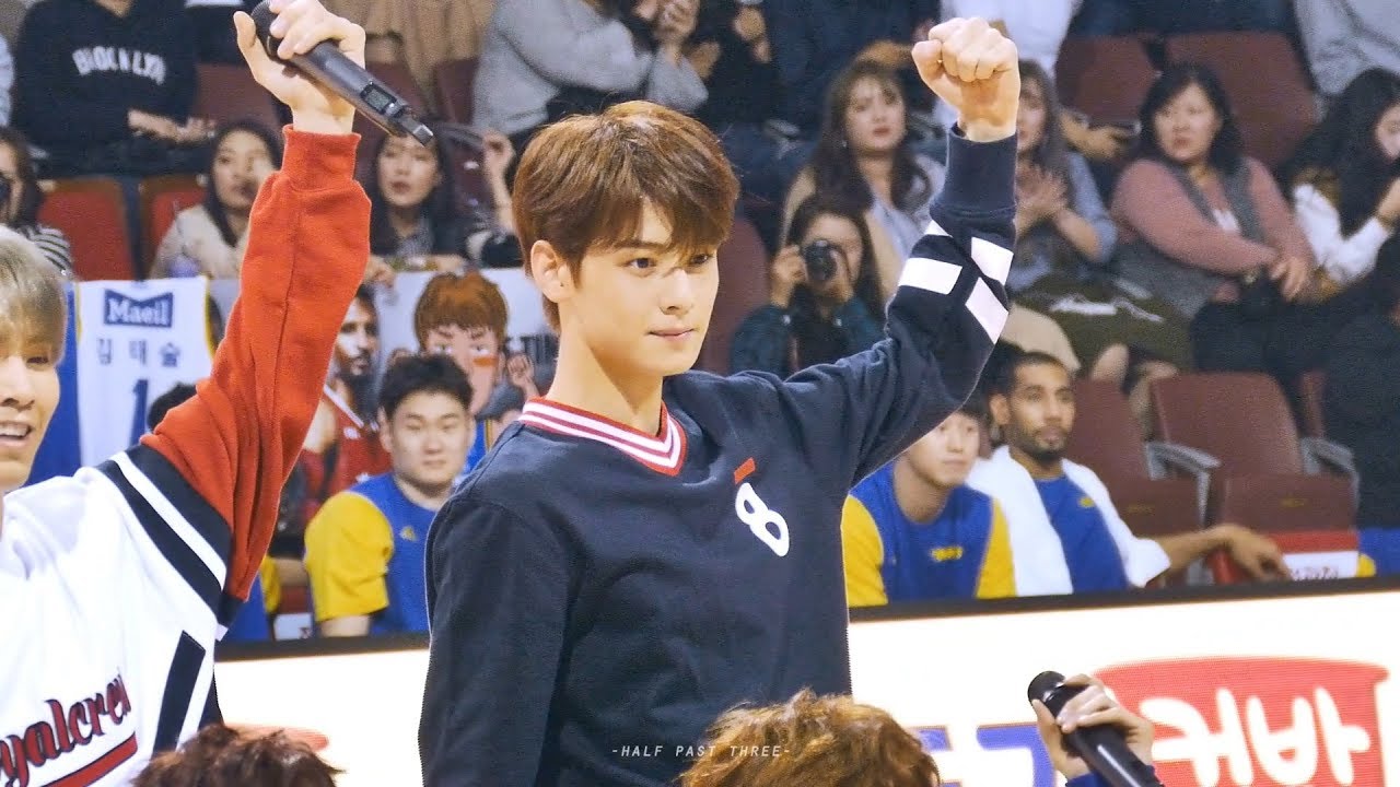 [ASTRO/차은우] 171014 KBL 프로농구개막전 - 숨가빠 (차은우 Focus)