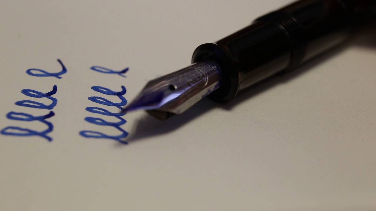 Comparing the uni-ball AIR with a Pelikan F nib