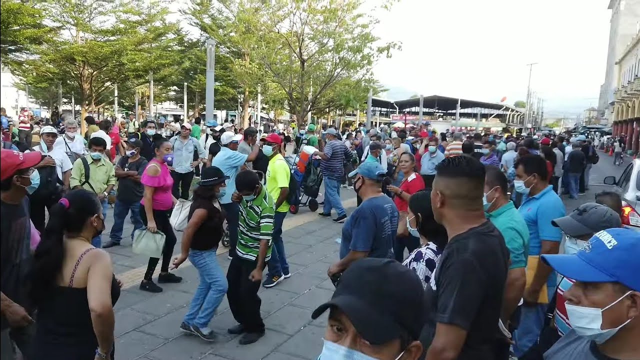 TRES COMBOS EN LINEA AHORA SE PUSO BUENA LA FIESTA EN LA PLAZA