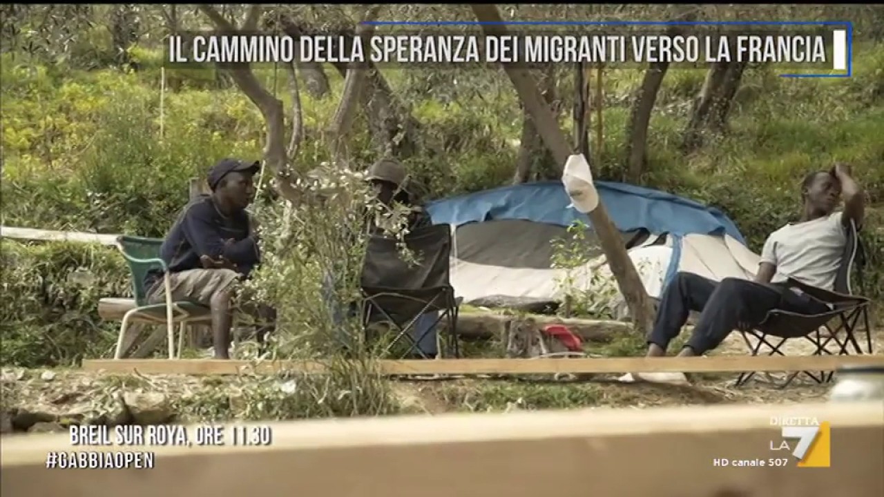 Il cammino della speranza dei migranti verso la Francia