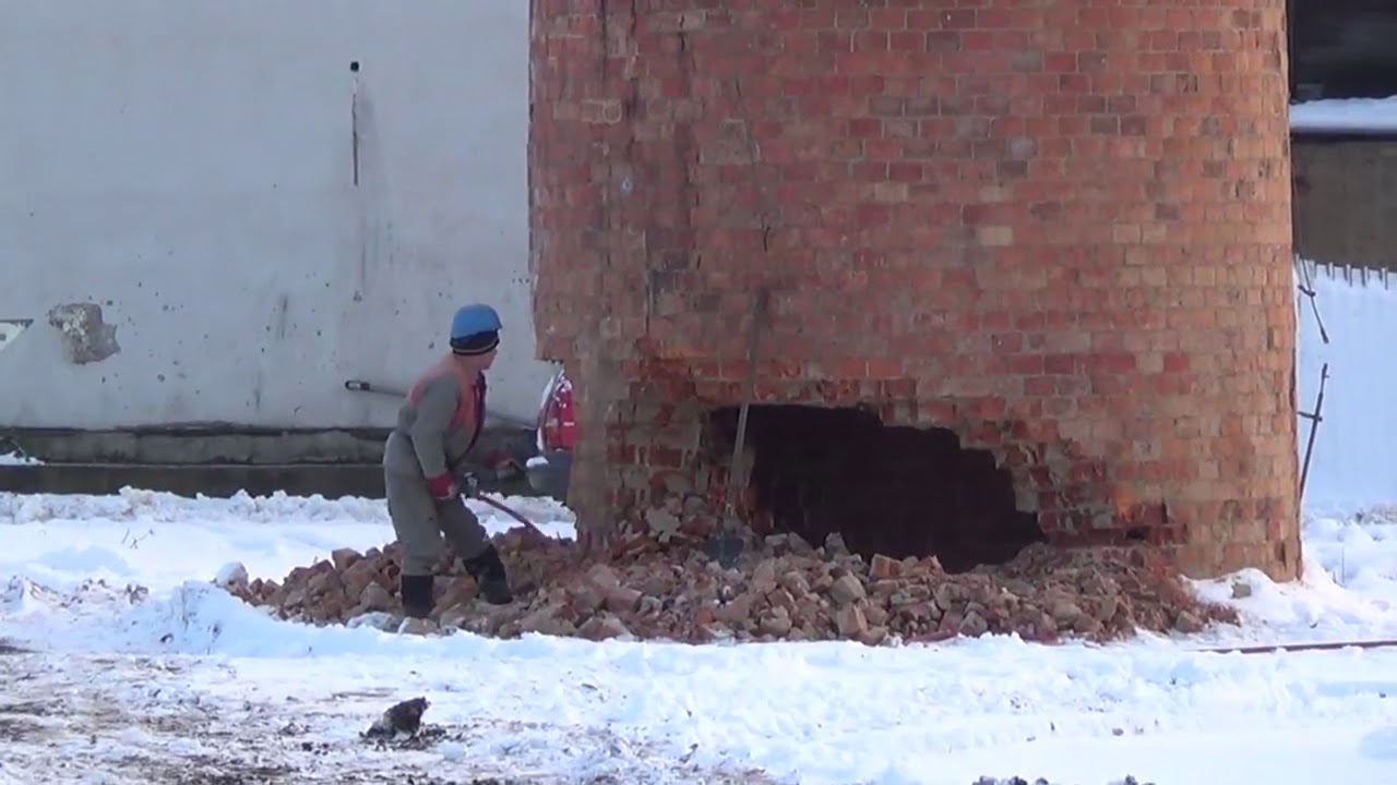 Nerves of steel - demolition of the chimney  with a Pneumatic Hammer