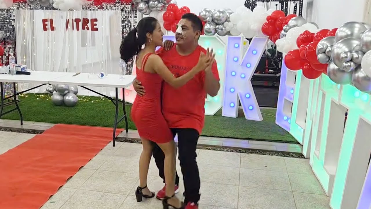 TACHA saca a bailar asu mujer: con ella se divierte mejor que las otras dijo 😱