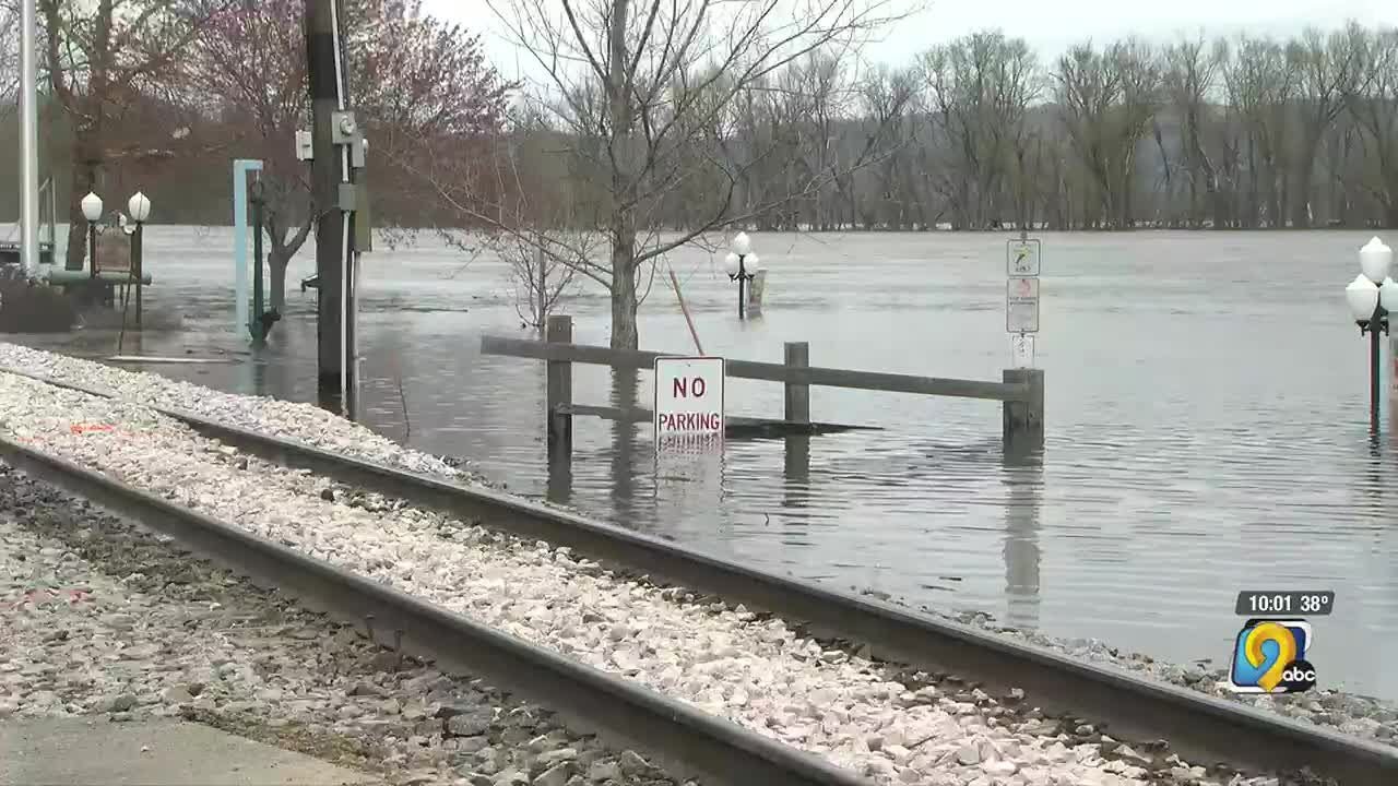 Flooding preparations continue in McGregor along swollen Mississippi River