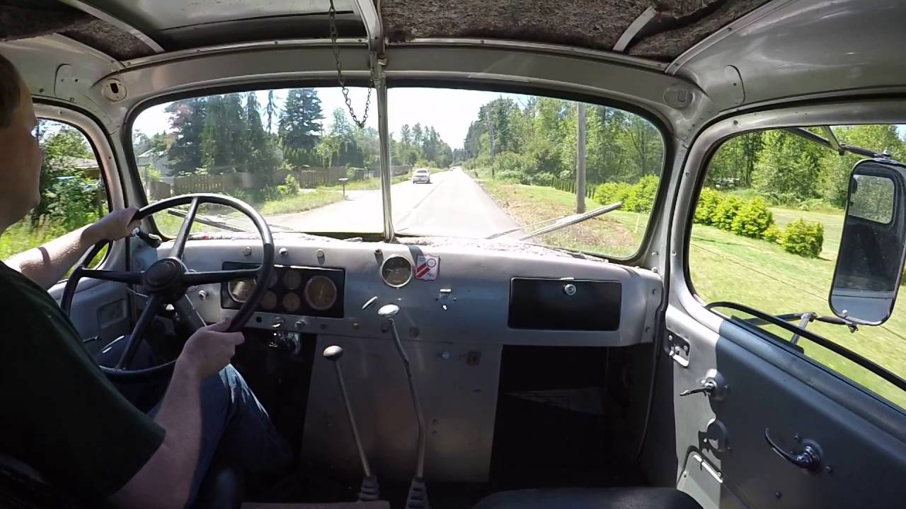 1950 GMC 970 inside