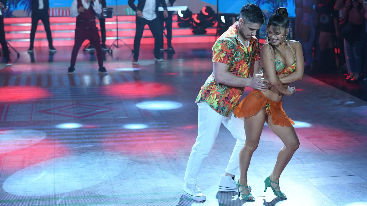 El Conejo y Martina Peña al ritmo de la cumbia