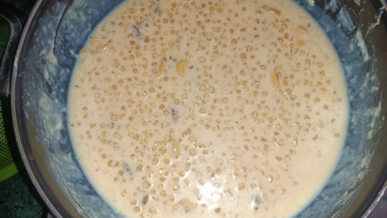 এইভাবে বাড়িতে  খুব সহজেই বানিয়ে নিন  সাবুর পায়েস  যেটা খেতে ভীষন টেস্ট ও হেলডি 😋😋