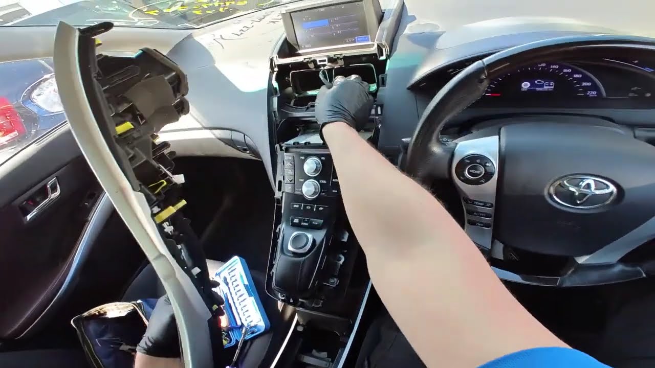 Toyota SAI 2014 – Head Unit Removal Step-by-Step DIY Stereo Replacement Guide