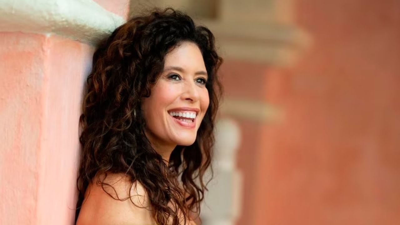 ¡La actriz Angie Cepeda recibe reconocimiento!