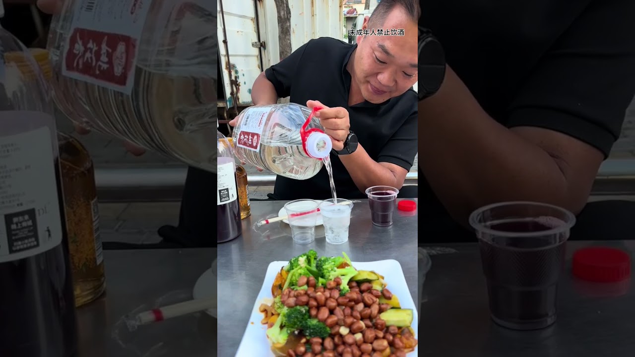 儿子放学想吃羊肉串，连杰带家人到大排档马上安排，羊内腰烤焦香喝二两#美食 #妈呀太香了