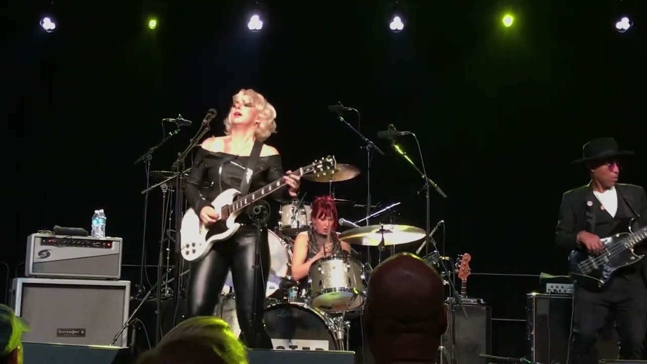 Samantha Fish LIVE !! / Black Wind Howlin / The Hall / Little Rock AR / 12 10 21