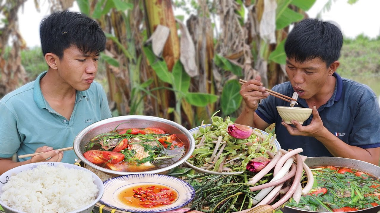 Cá Chim Kho Cà, Rau Sống Trộn Giấm ● Bữa Cơm Ngon Ngoài Đồng | VTNam Vlog #93