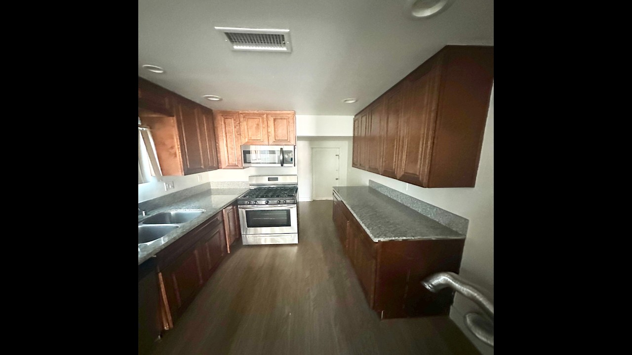 🏡 2BR Home for Rent in San Diego | Fenced Yard, Driveway Parking & Pet Friendly