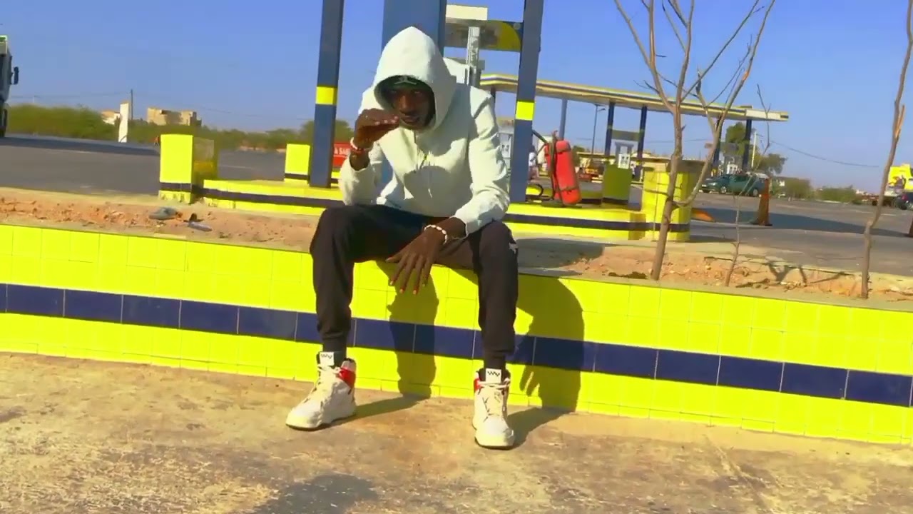 MND THE LION  dawelene clip officiel (réaliser par moussa Beatz)