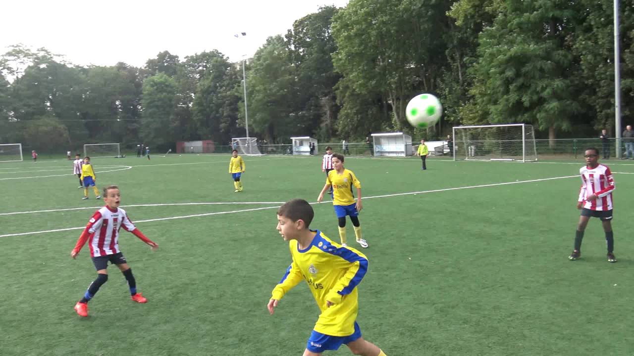 U11 - Match 6 - 161008 - Union Saint Gilloise - FC L&eacute;opold (2-9) - M01