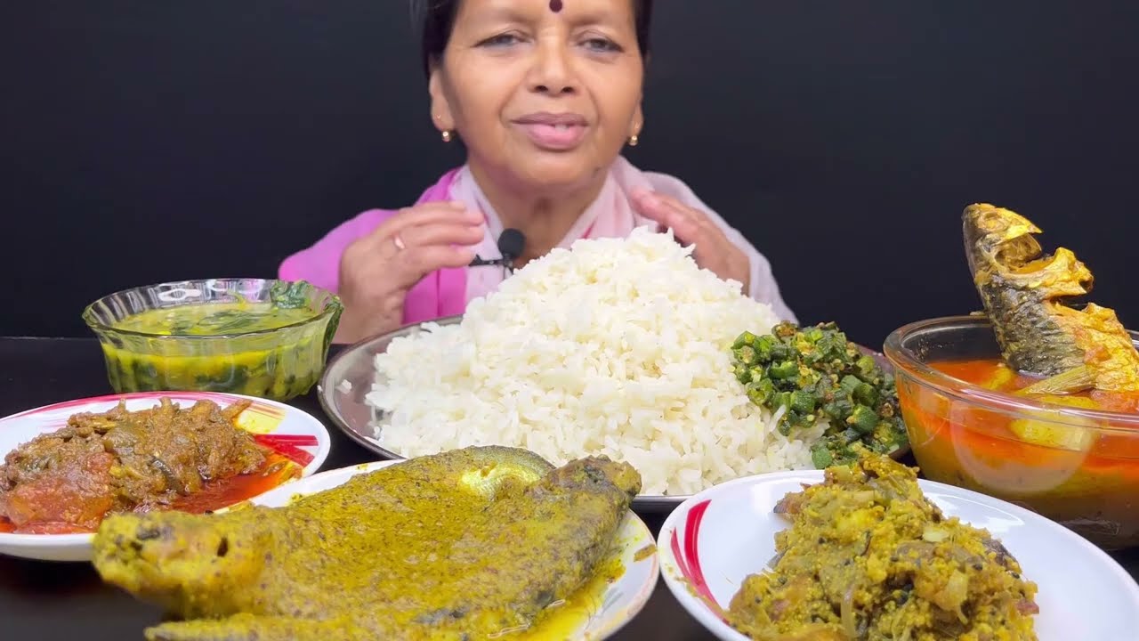 BIGBITES,EATING RICE WITH SORSHE PABDA,PONA MACHER JHOL,CHUNO MACH ER JHAL,PAT SHAK ER DAL!!