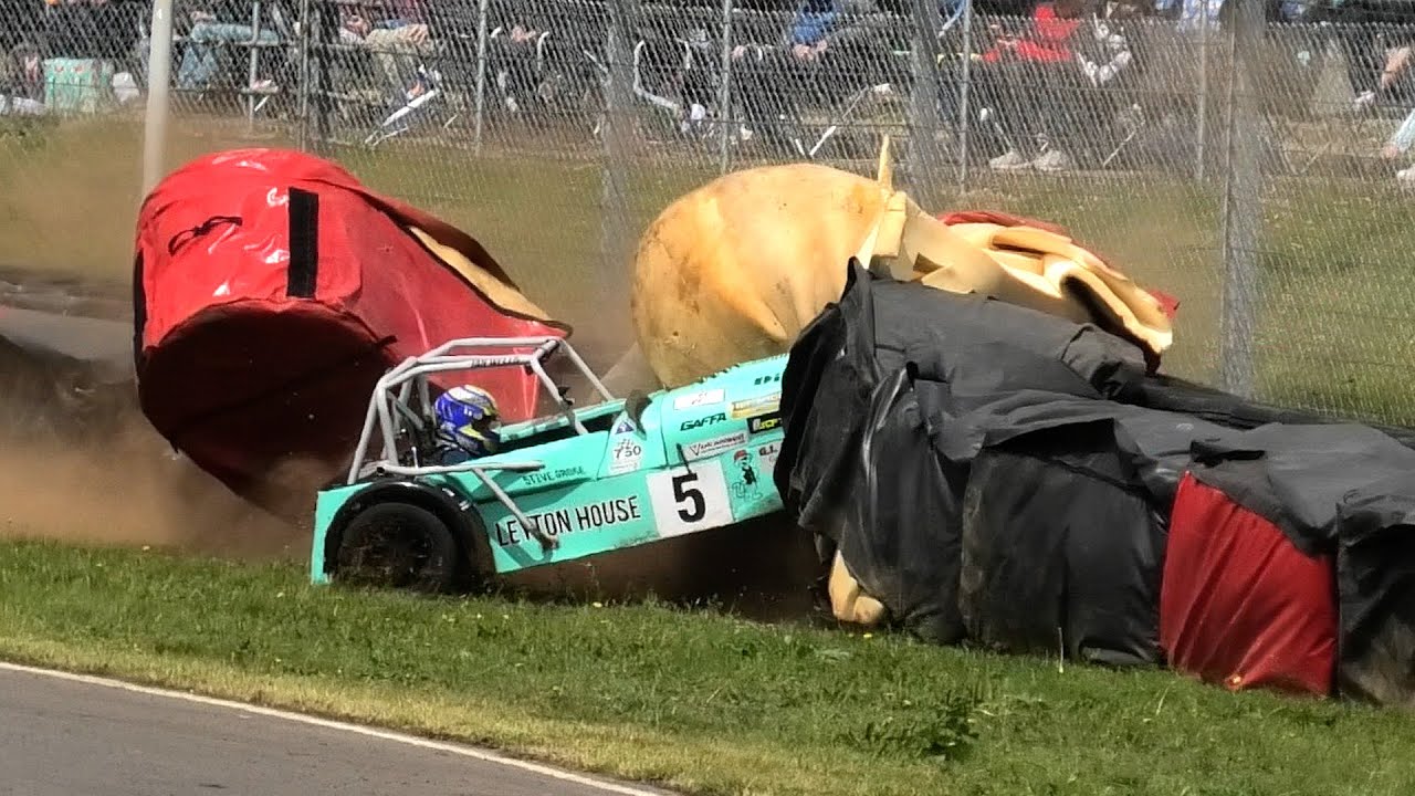 Castle Combe - Crash and Action - 750MC/CCRC Race Day - May 2025