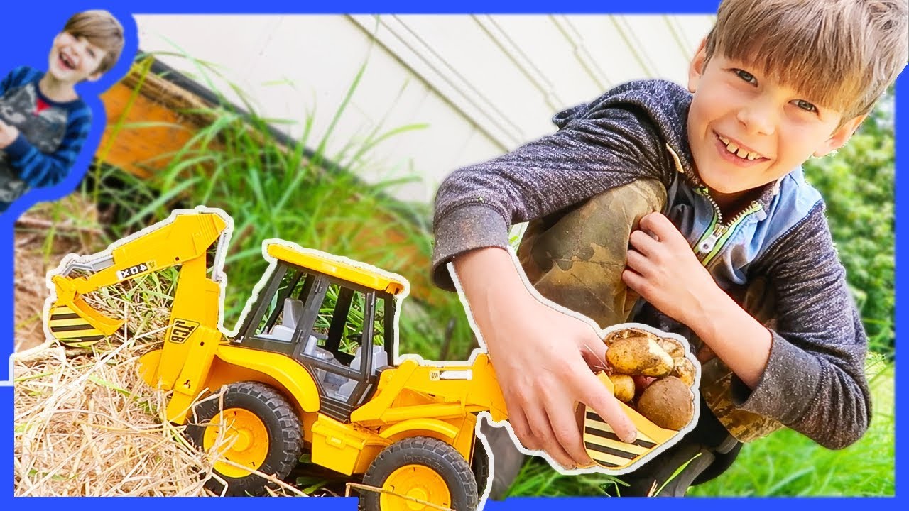 Bruder JCB Backhoe Excavator Digging for Potatoes