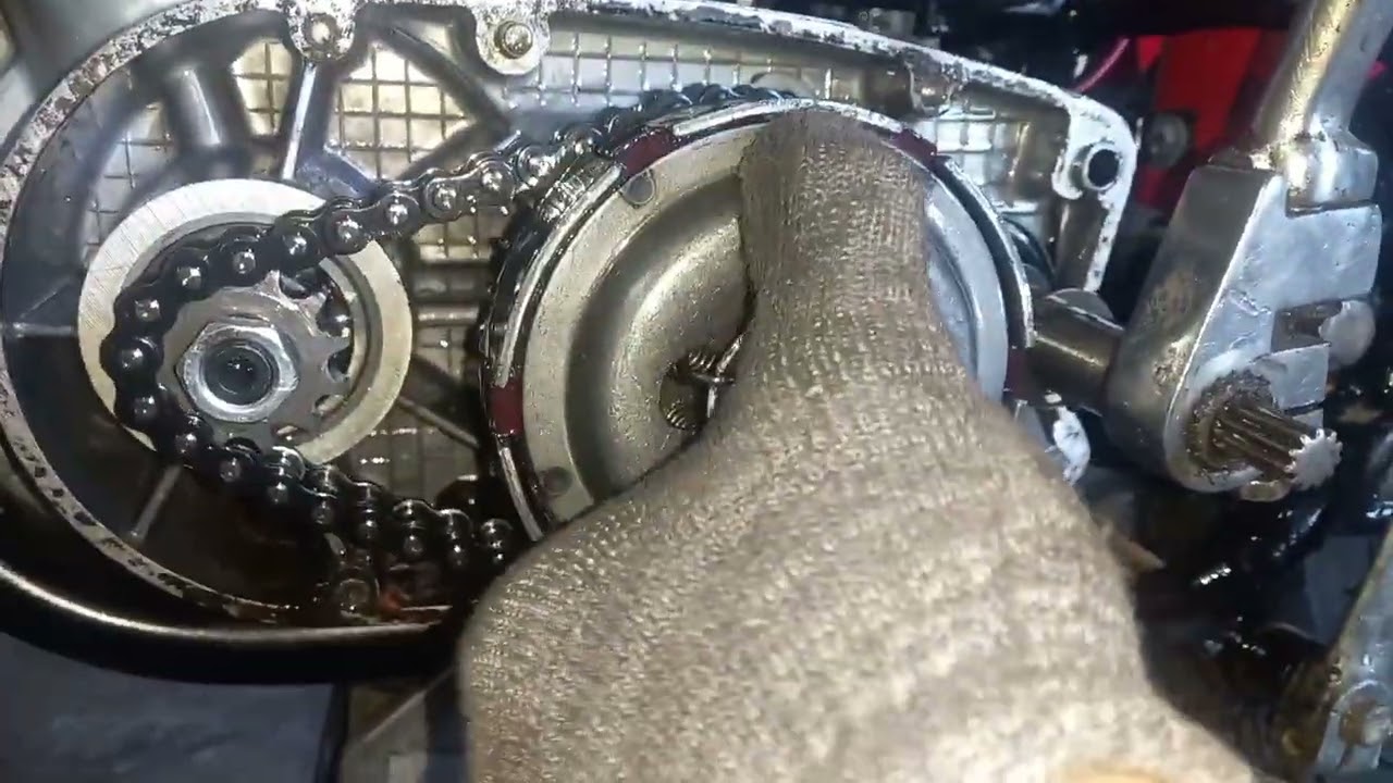 Минск 3.112 замена моторной цепи.