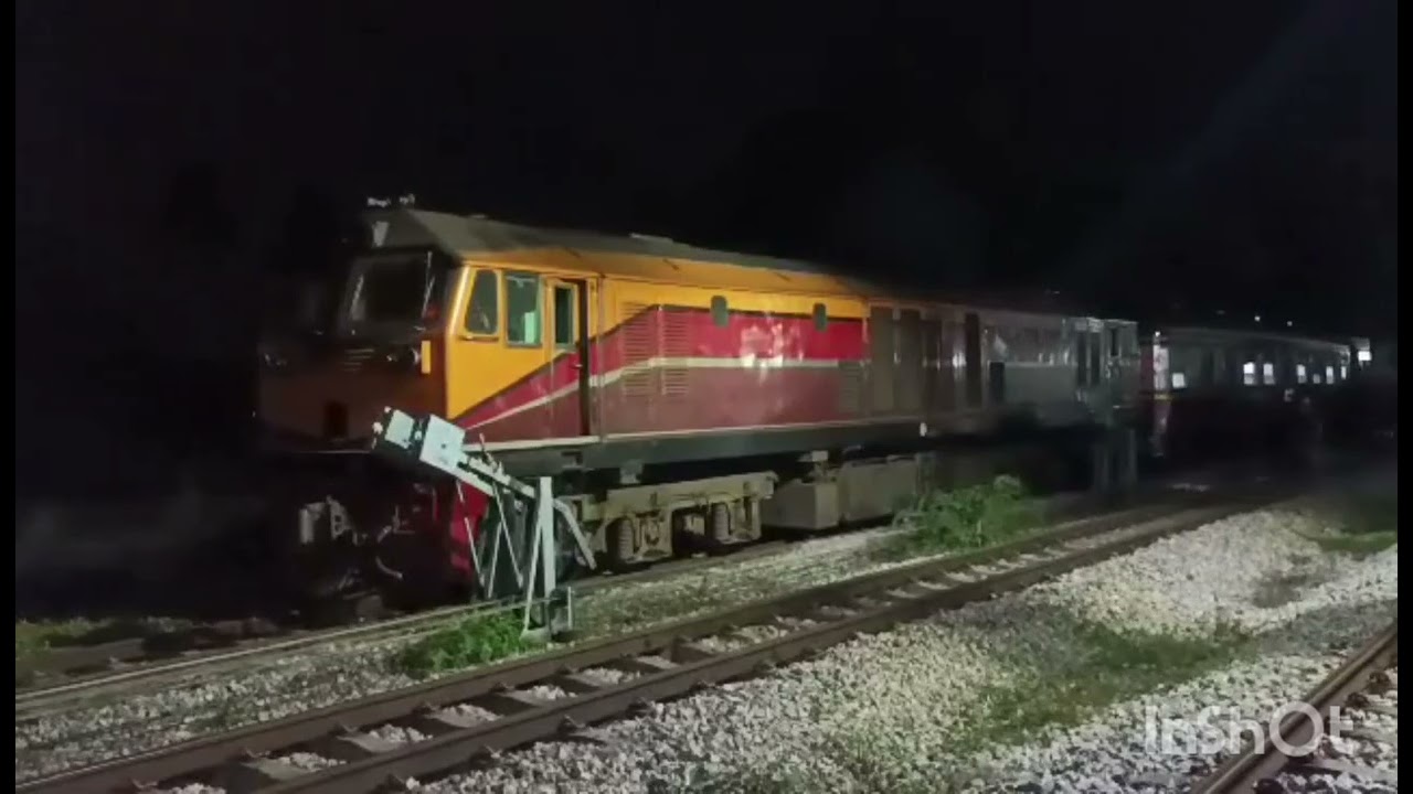 หัวรถจักร GEA สตาร์ทเครื่อง เตรียมทำขบวน 986 ต้นทางสถานีรถไฟพัทลุง-กรุงเทพ @fishingtrain7175