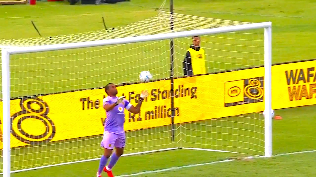 Itumeleng Khune Incredible🔥⚽ FIRST TOUCH🔥⚽ Against Stellenbosch