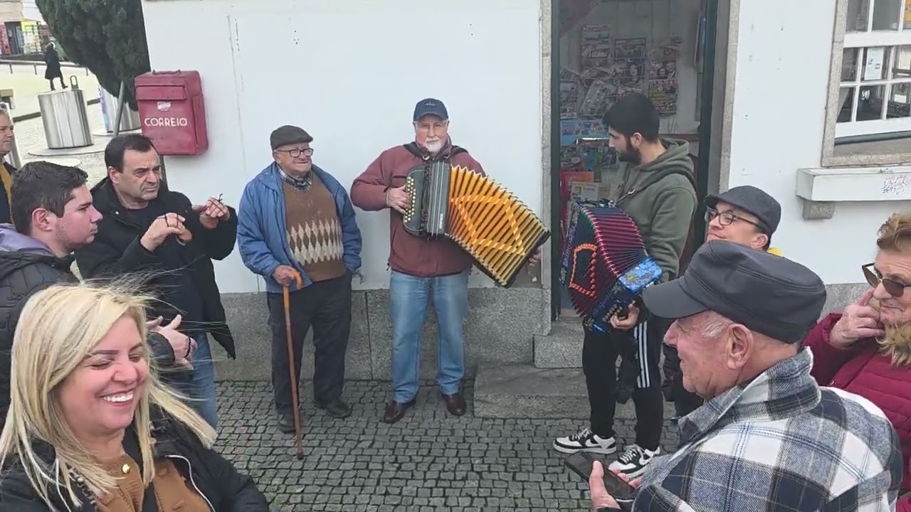 Concertinas | Quinta  - feira | Em Monção. 