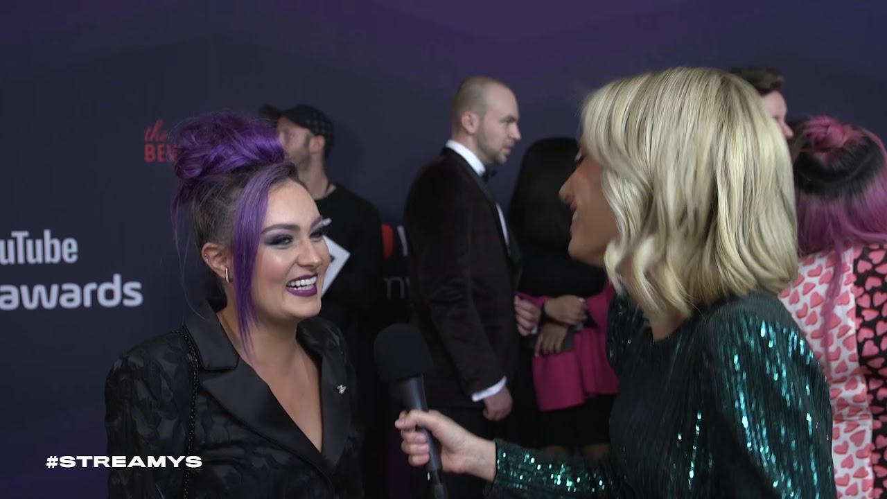 Molly Burke Red Carpet Interview | Streamy Awards 2019