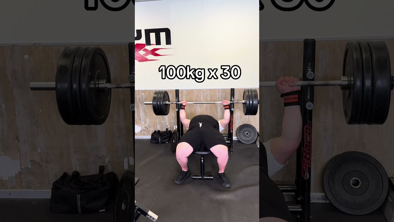100kg x 30 repeticiones en press banca