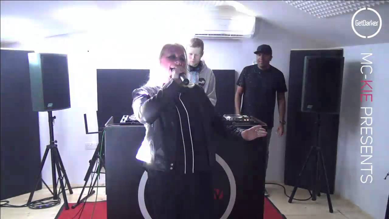 Shelley Nelson - Something In Your Eyes [Live Performance] - UK Garage Classic