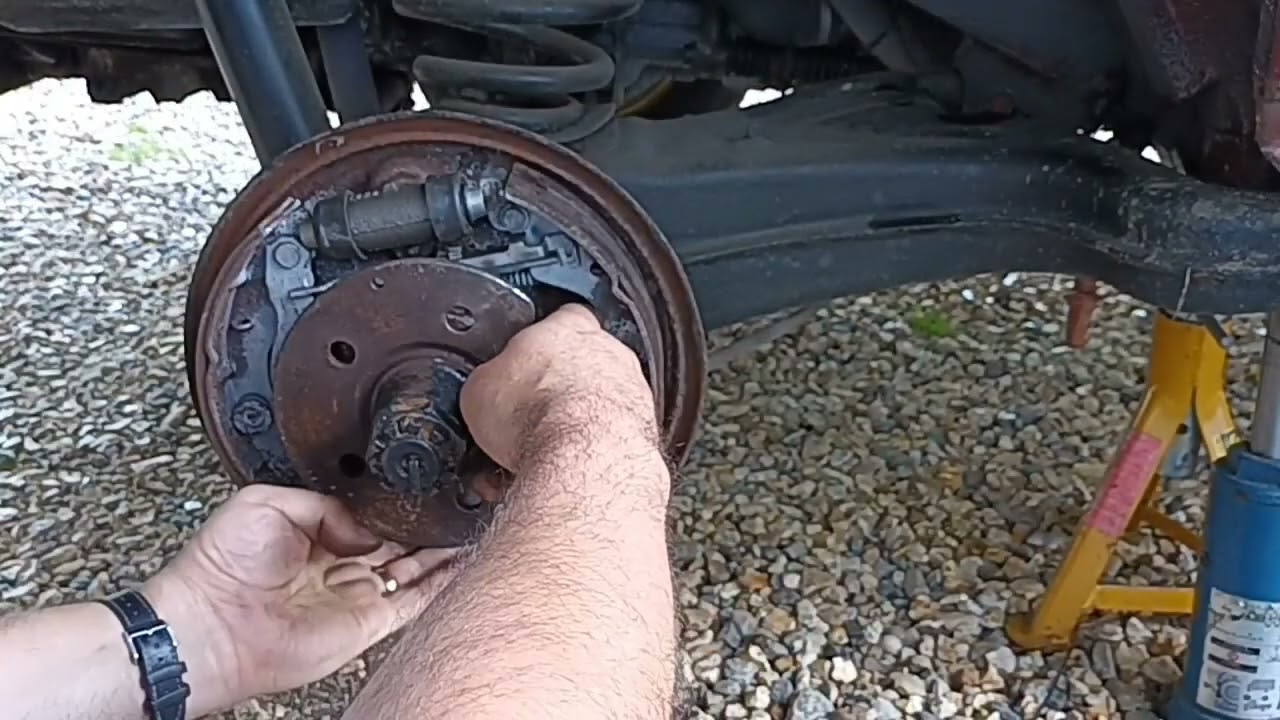 VW T25 T3 caravelle GL longer rear stud installation and new rear brake cylinder