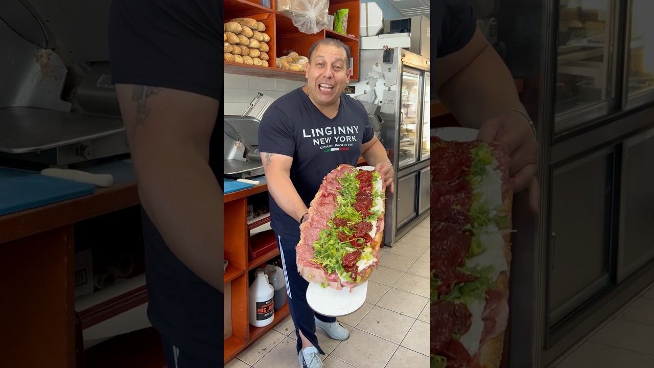 The Famous Bronx Godfather Sangwheech 😍🍷🇮🇹💙👌🏻 #sandwich #love #food #shorts #youtubeshorts