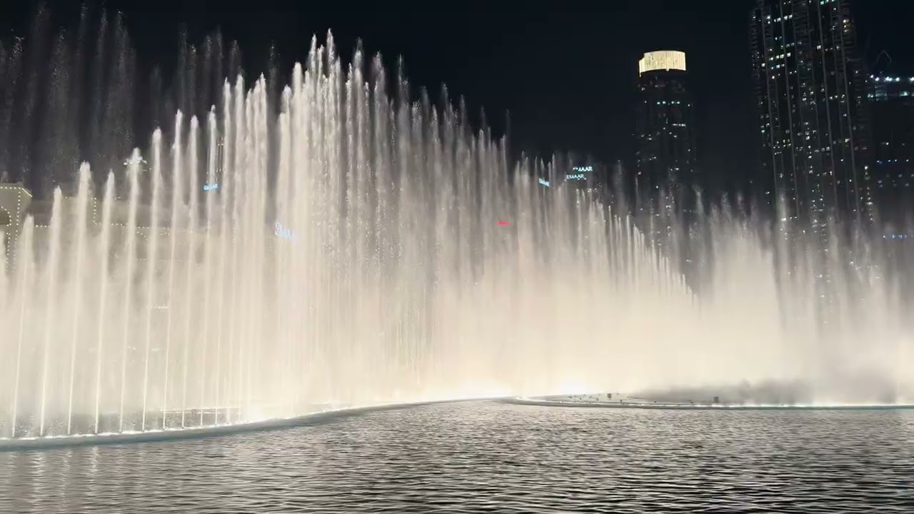 Beautiful Dubai #water #fountain #trending 💐🥰#vedio