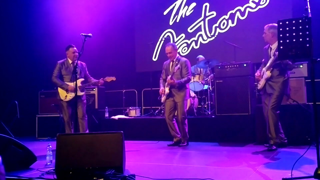 Besame Mucho - The Fantoms