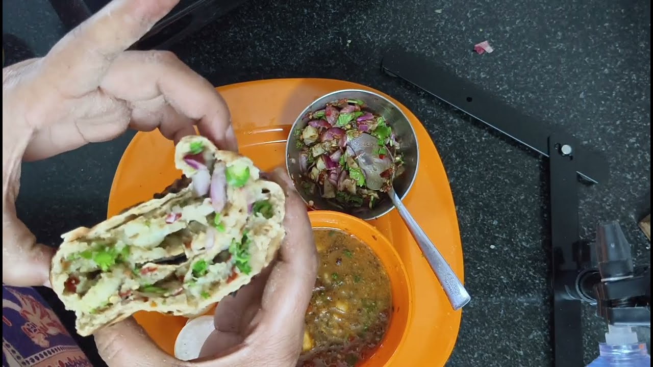 Viral angaar aaoo kulcha imli chatpati chatni aaloo paraantha nahi#viral#trending#villagefood#kulcha