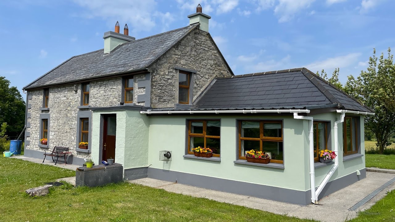 Delightful cottage for sale in Ireland near Elphin, Co. Roscommon.  Stunning countryside location.