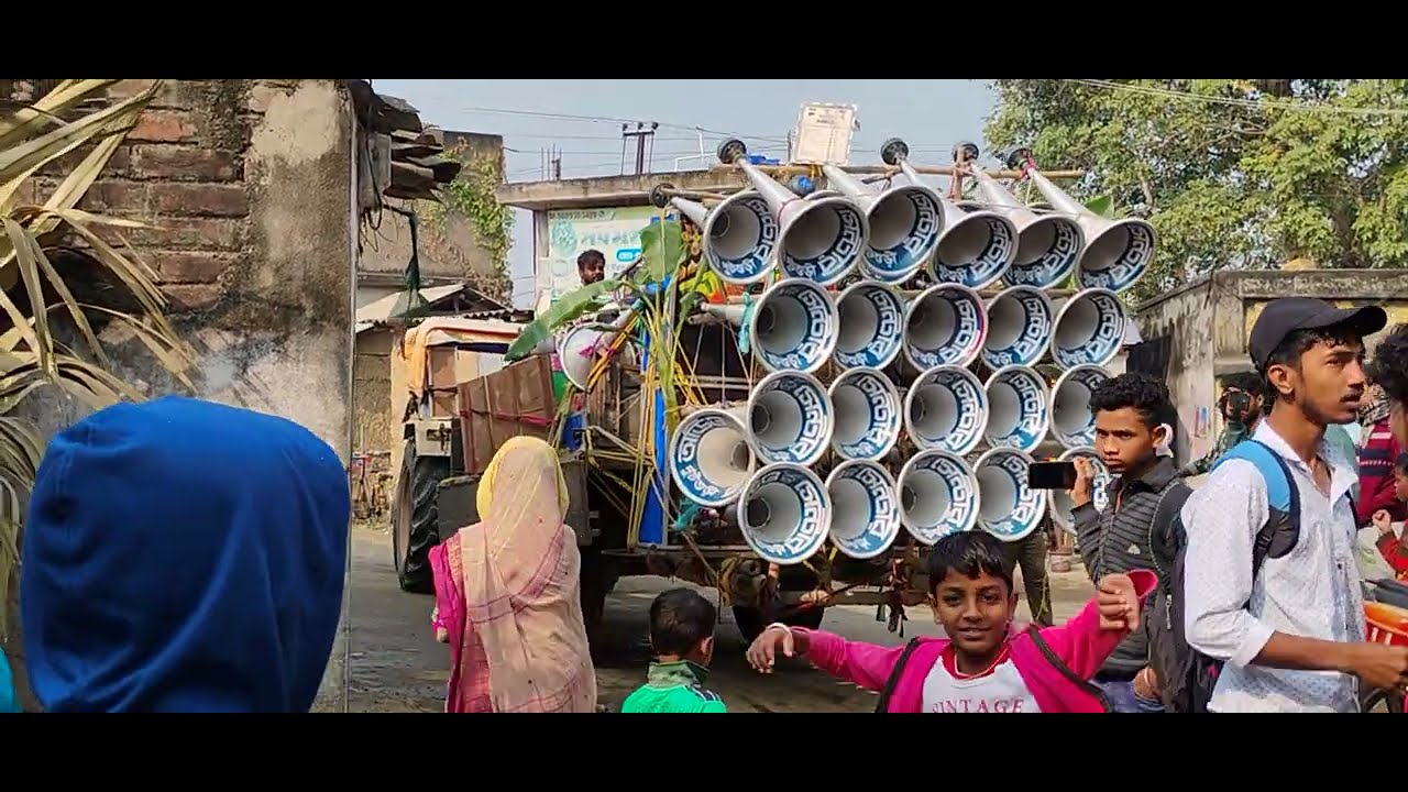 অডিও সেন্টারের সামনে 🤪 সাউন্ড কিং 🤪 অডিও সেন্টার কাঁপিয়ে দিচ্ছে 🤪😡