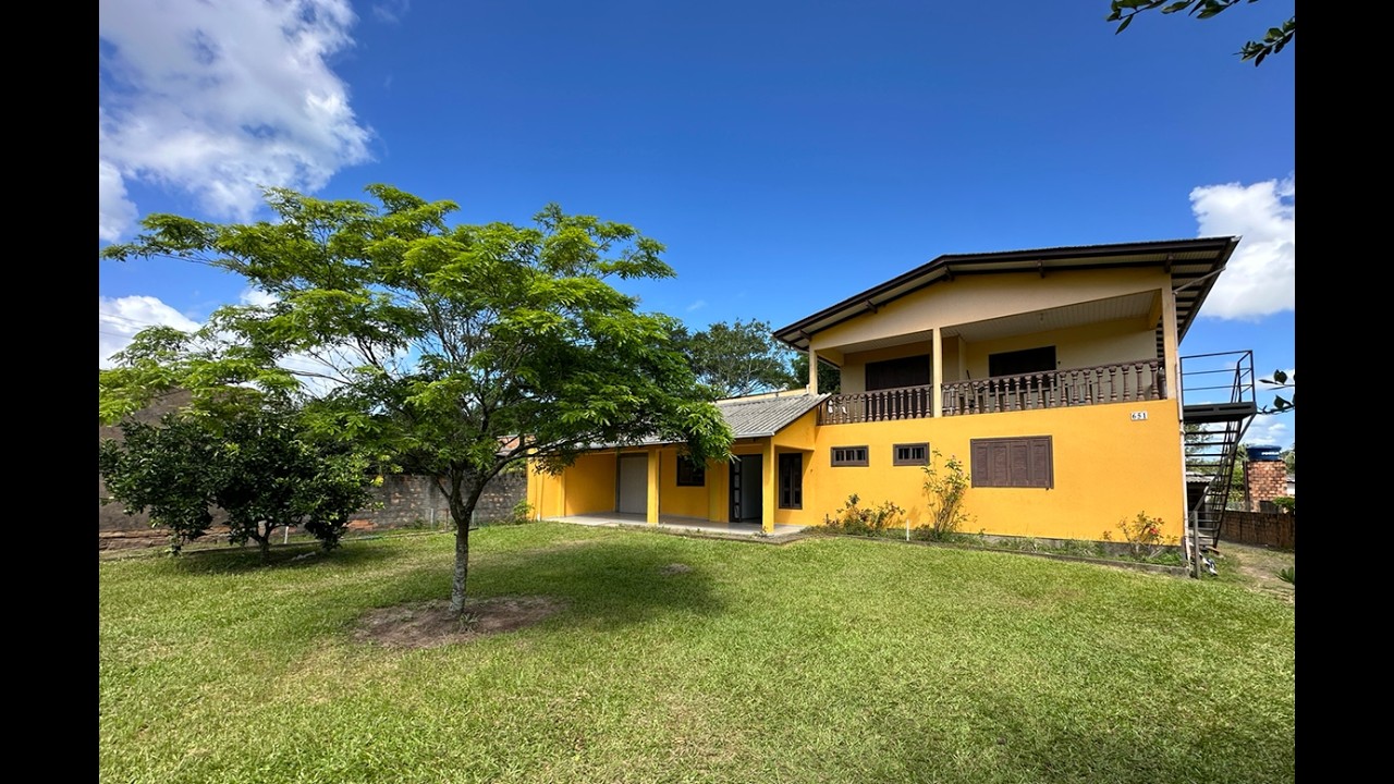 Casa a venda Torres RS Vila São João, com casa 3 dorm + AP 2 dorm