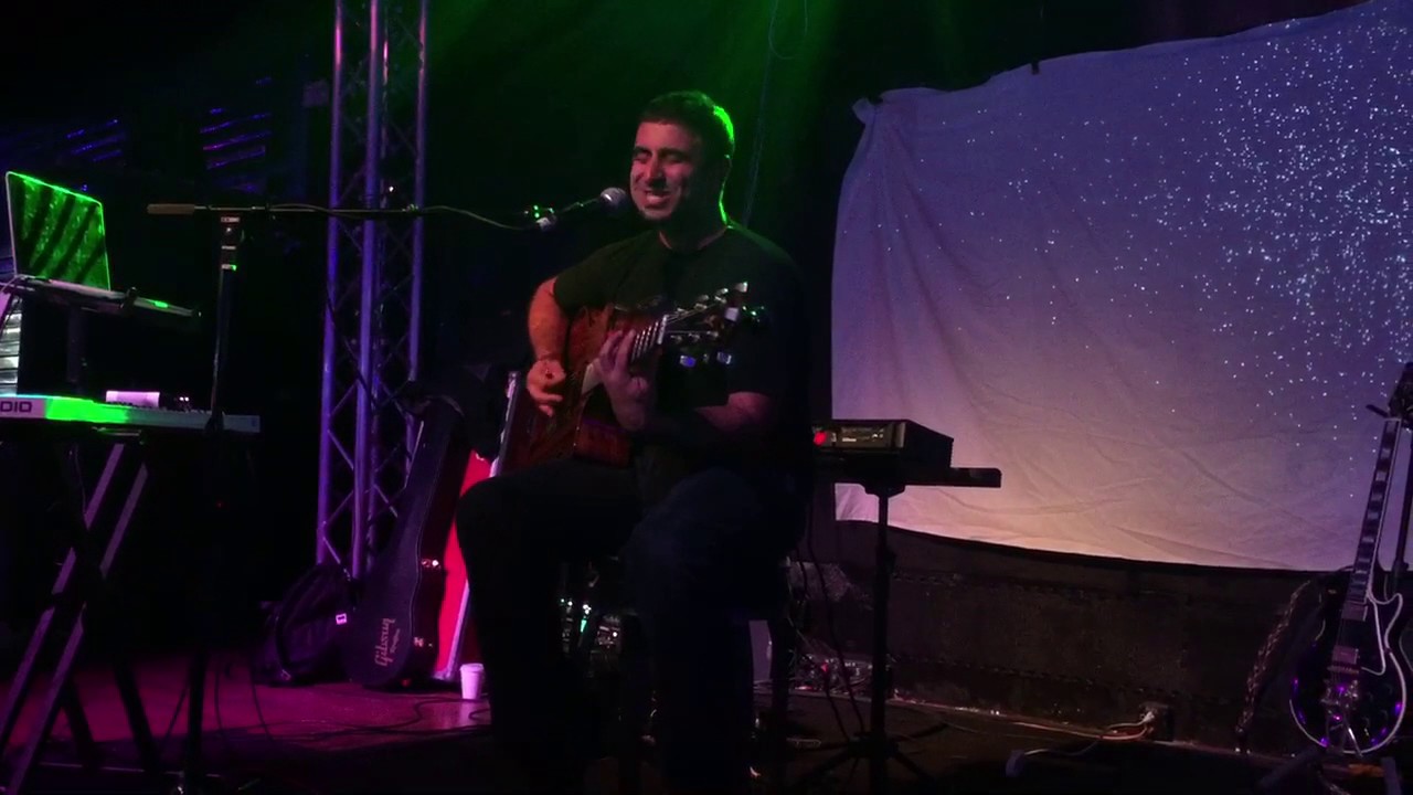 Eric Rachmany - Johnny Be Good live acoustic
