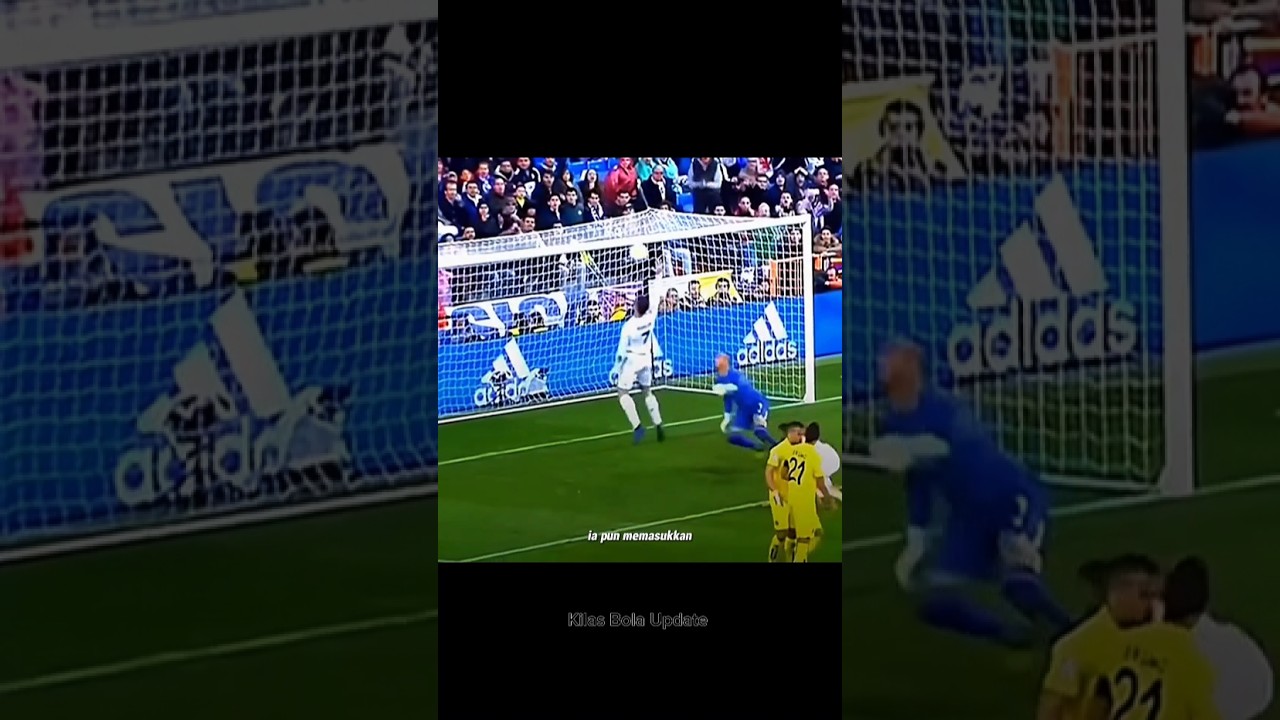 Ronaldo mencetak gol menggunakan tangan nya #sepakbola #ronaldo #cr7 #momenunik