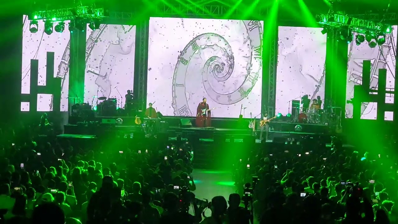 Rico Blanco's self-titled concert at the Araneta Coliseum! Opening songs!