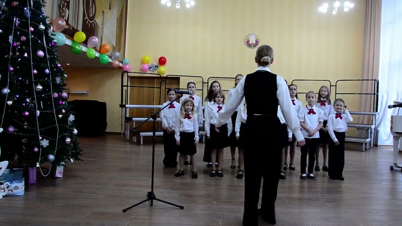 Новогодняя - младшая группа хора