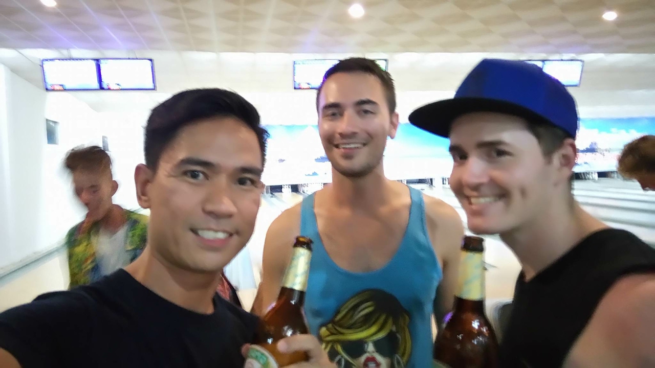 MORE LUANG PRABANG, Laos - Late-Night Bowling (Mini Vlog)