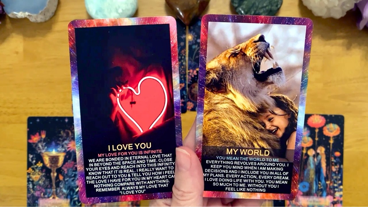 MADLY IN LOVE WITH YOU BECAUSE OF TWO SPECIFIC THINGS YOU DO! ♥️ (LOVE TAROT READING) 😍