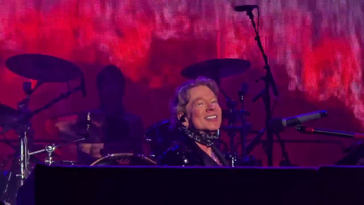 Guns N' Roses - November Rain in Kaunas, LT 2025 [close up shot]