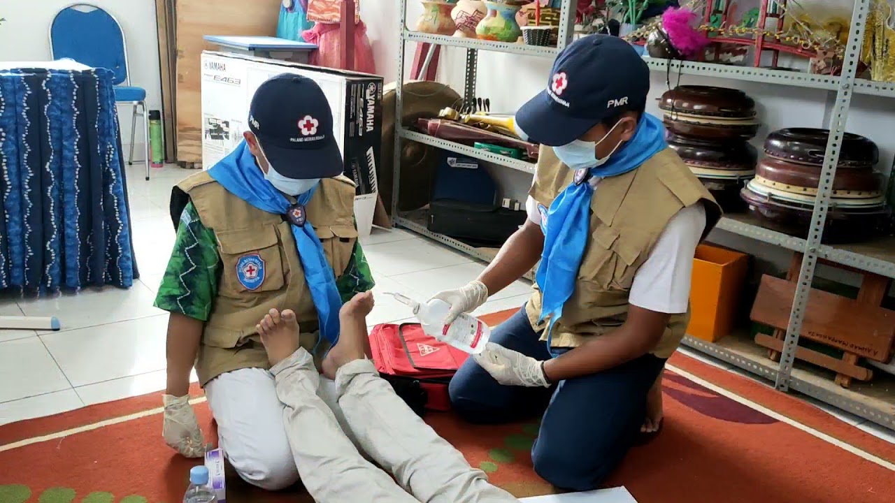 LOMBA PERTOLONGAN PERTAMA PMR MADYA UNIT SMPIT ROBBANI BANJARBARU