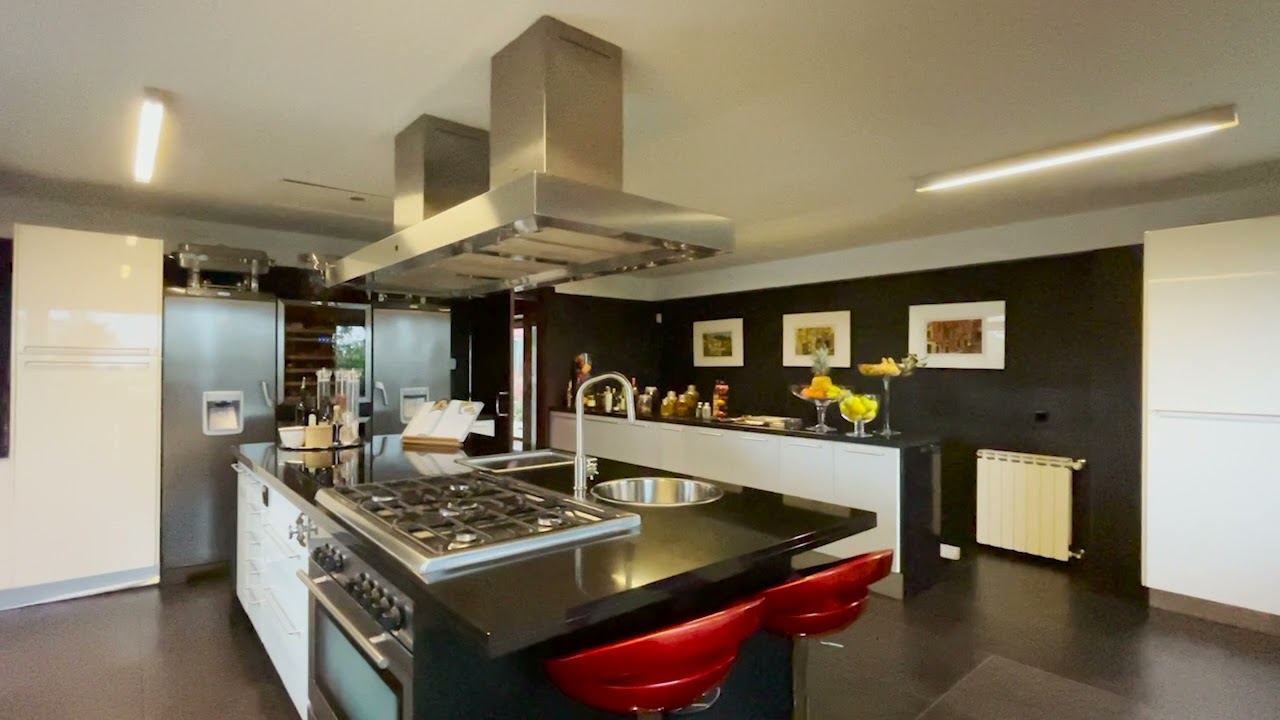 Moradia T6 | 6 bedroom House  📍 Maia, Porto  @JLLResidentialPortugal
