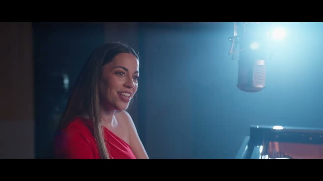 Claudia Bardagí - Wave (Video Oficial) ft. Cece Giannotti