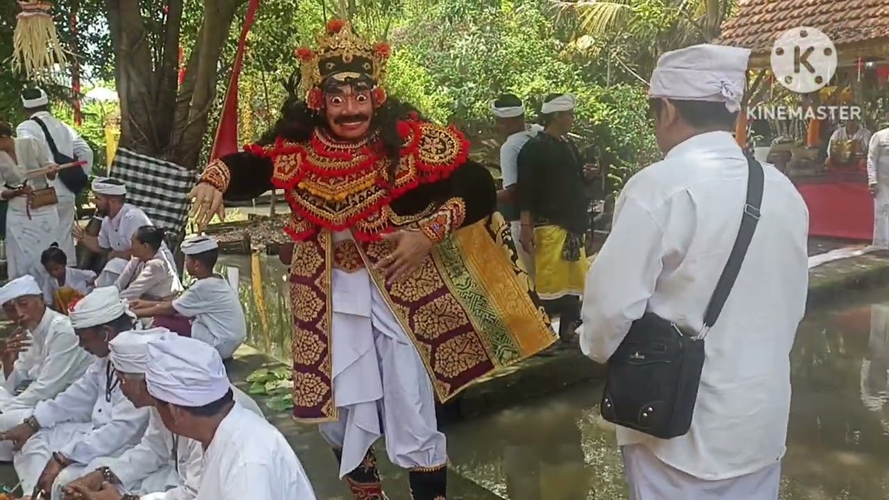 Odalan di Pura Majapahit Pusat Kawitan Trowulan  ( Bag 6 )