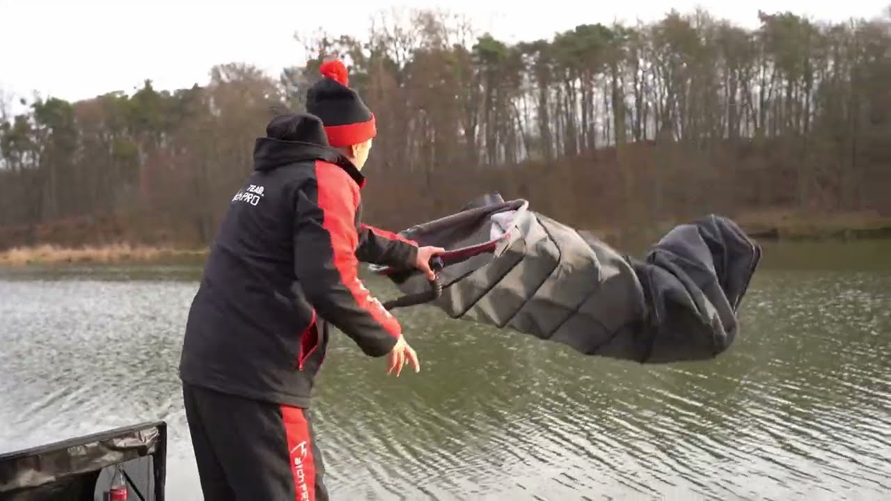 Siatki wędkarskie i kosze do podbieraków MATCHPRO 2023. W roli głównej Janusz Lange.