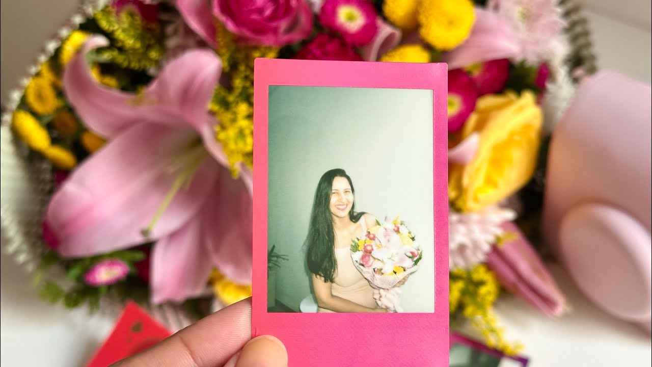 DEUS CUIDA DE SUAS FILHAS AMADAS. Ganhei flores do meu noivo em um dia comum! 💐